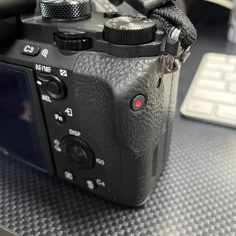 SONY α7II の録画ボタンの写真